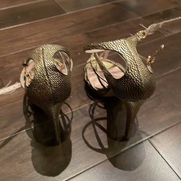 Mui Mui size 7 gold strappy heels - Picture 3 of 3